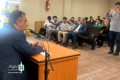 کاظم نظری در حاشیه برگزاری جشنواره استانی تئاتر طنز ساوه اعلام کرد

برای حمایت از تئاتر شهرستان‌ها، برنامه‌هایی ویژه‌ داریم