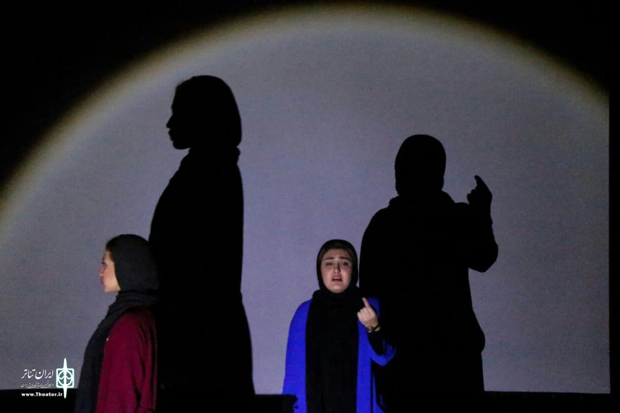 نمایش « در »
