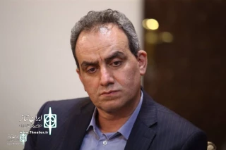 شهرام کرمی پس از اعلام کناره گیری از مسئولیت گفت :

به دلیل محدودیت در مدیریت تئاتر استعفا دادم
پیگیر تمام مطالبات تئاتری‌ها هستم