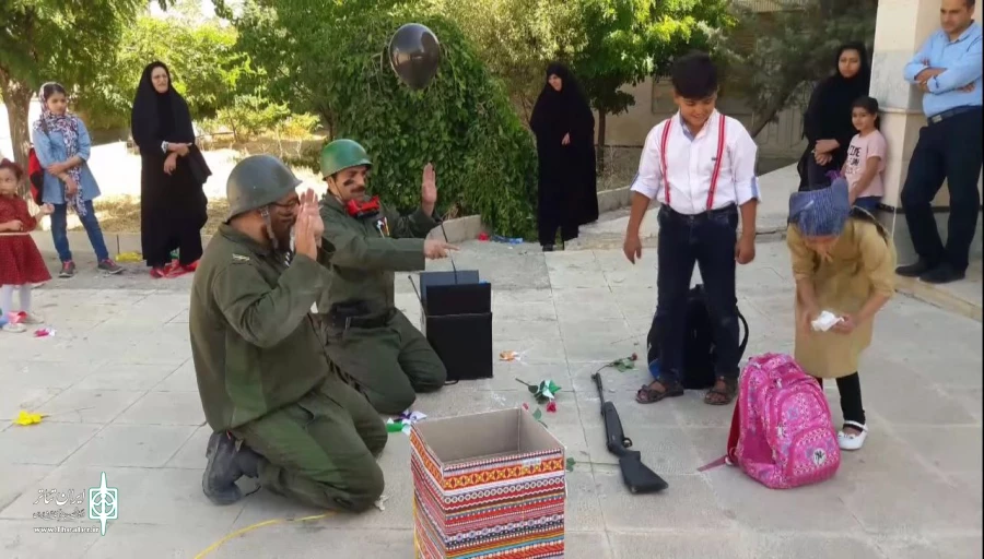 نمایش خیابانی « بچه‌های صلح » در تفرش اجرا شد 3