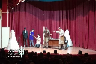 نمایش «هیس مانکن‌ها حرف نمیزنند» در تفرش روی صحنه رفت