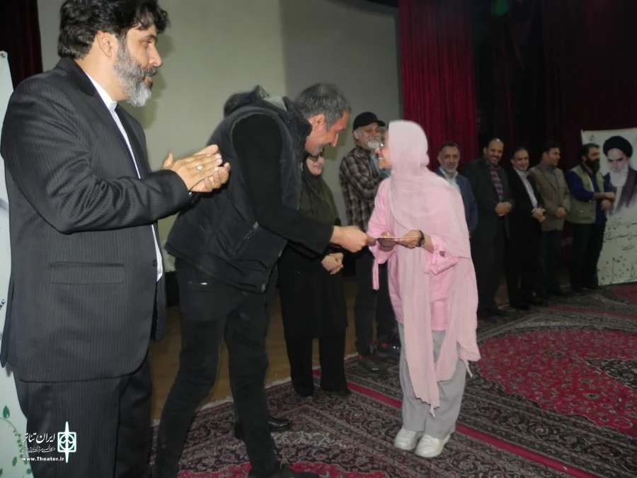 اختتامیه سی‌وپنجمین جشنواره تئاتر استان مرکزی برگزار شد 8