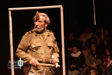 گالری تصاویر نمایش صحنه‌ای کجا این سرانجام به کارگردانی حسین اقبالیان