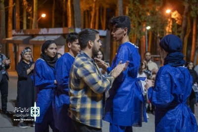 نمایش خیابانی «ضیافت» در محلات اجرا شد